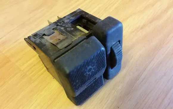 Volkswagen PASSAT B3 Light switch 357941531