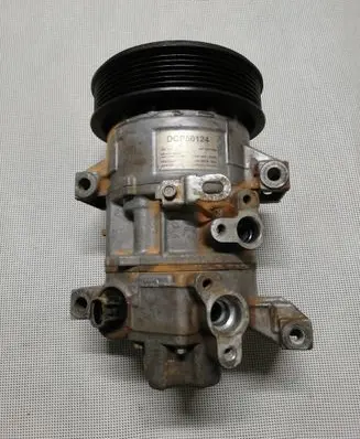 Toyota Corolla Verso AR10 Air conditioning (A/C) compressor (pump) DCP50124 4471903660