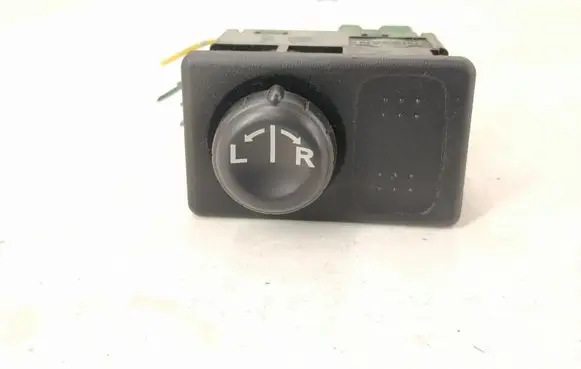 Wing mirror switch