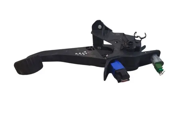 Renault Express Clutch pedal 465038135R 465033510R