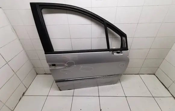 Peugeot 807 Front door