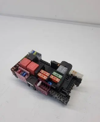 Mercedes-Benz C W205 Fuse module A2059068501 ZGS003Q08