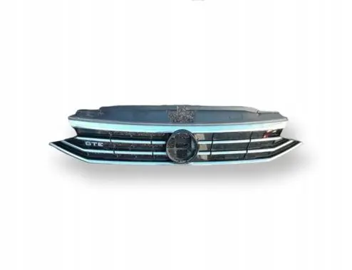 Volkswagen PASSAT B8 Front bumper upper radiator grill 3G0853653P