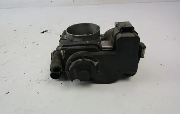 Opel Astra H Electric throttle body valve 055559227
