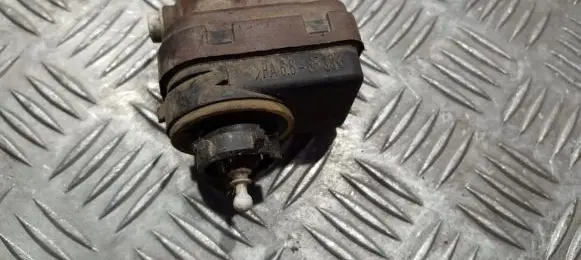 Peugeot 406 Headlight level adjustment motor 