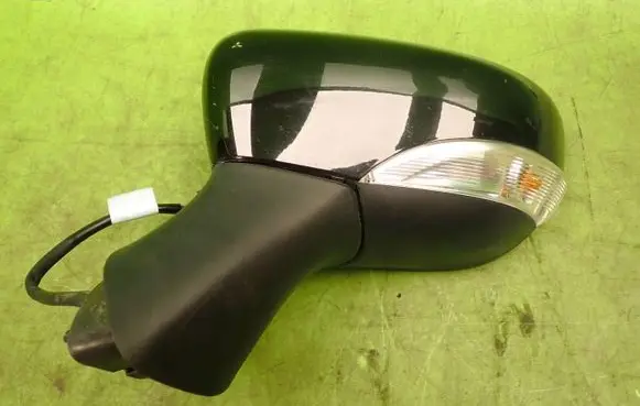 Renault Clio IV Plastic wing mirror trim cover 963025724R