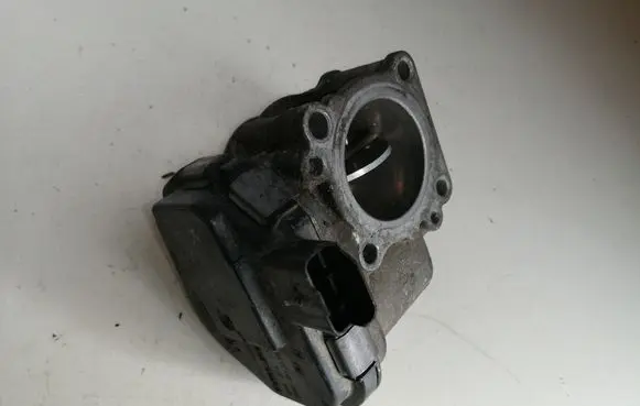 Peugeot 508 Throttle valve 9673534480