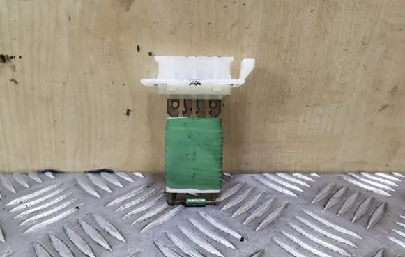 Volkswagen Tiguan Heater blower motor/fan resistor