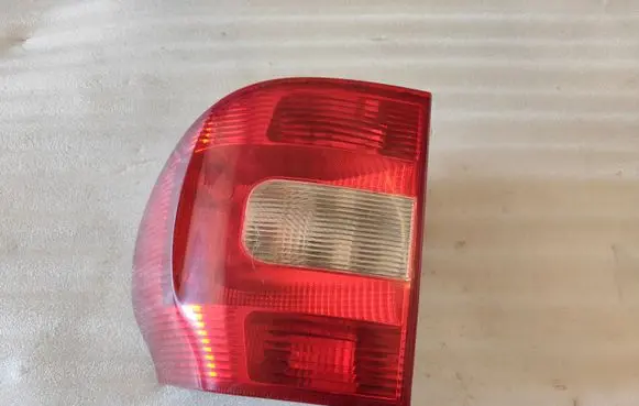 Skoda Yeti (5L) Rear/tail lights 5L0945112
