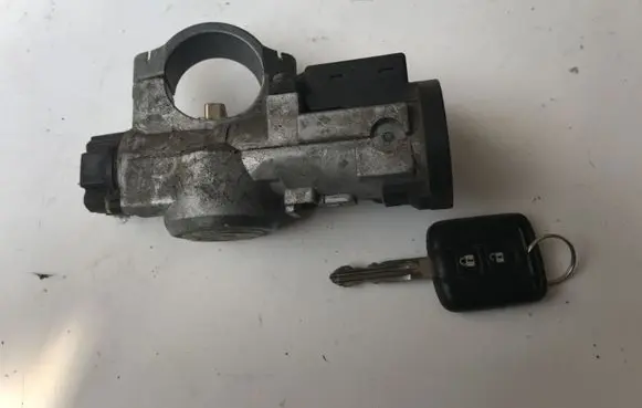 Nissan Primera Ignition lock