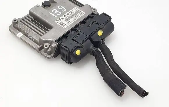 Audi A3 S3 A3 Sportback 8P Engine control unit/module 03C906016T 0261S05590 03C906016S