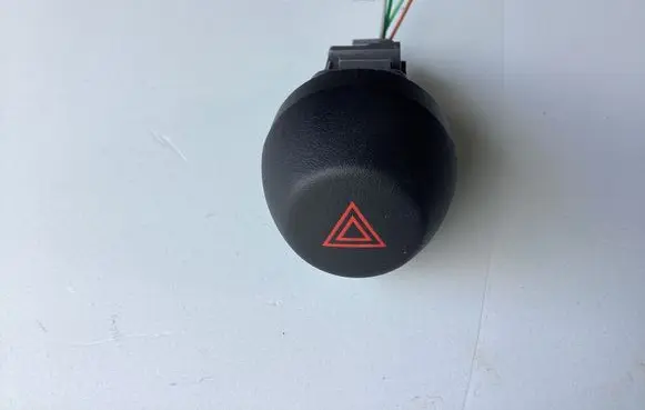 Toyota RAV 4 (XA30) Hazard light switch 15B060
