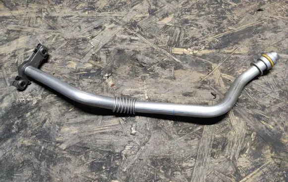 Opel Mokka B Turbo turbocharger oiling pipe/hose 73768BA 9832926080