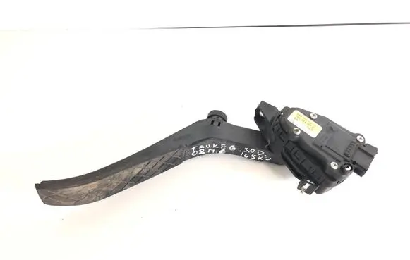 Volkswagen Touareg I Accelerator throttle pedal 7L0723507E