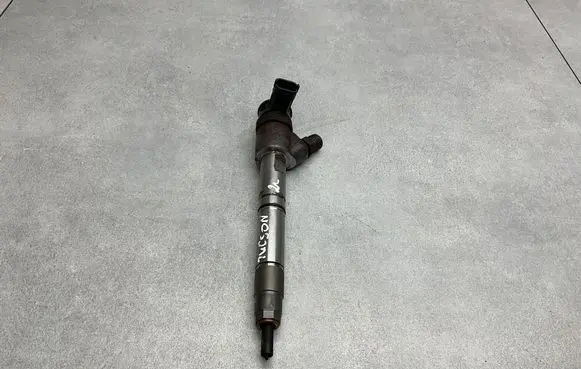 Hyundai Tucson TL Fuel injector 338002F600 0445110582