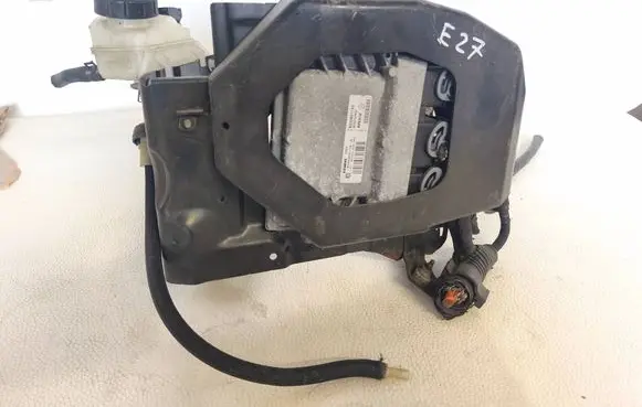 Renault Clio III Engine control unit/module S120202116A 8200851165 8200700600