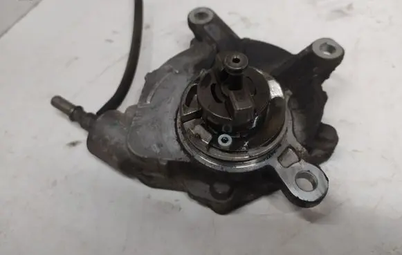 Toyota Avensis T250 Vacuum pump