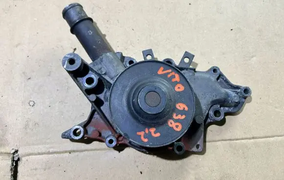 Mercedes-Benz Vito Viano W638 Water pump 6112010510