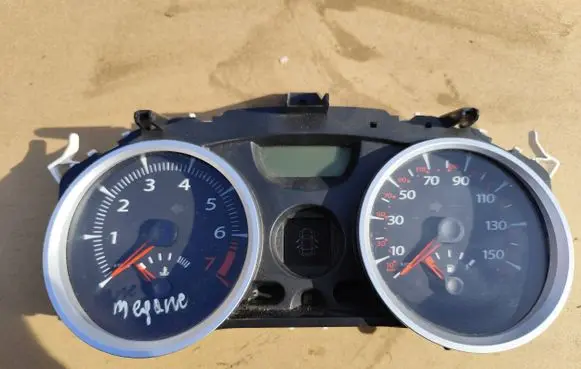 Renault Megane II Speedometer (instrument cluster) 8200702528 VP5RPF14B115AK 2RPF10A855AE