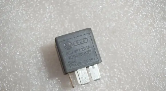 Audi A4 S4 B5 8D Other relay 8D0951253A