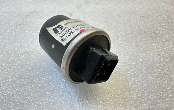 Audi A4 S4 B5 8D Air conditioning (A/C) pressure sensor 8D0959482 SP3H2080