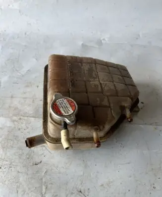 Suzuki Grand Vitara I Coolant expansion tank/reservoir
