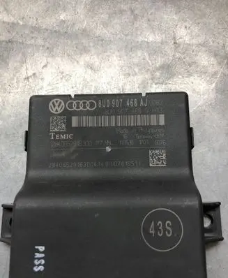 Audi Q3 8U Gateway control module 8U0907468AJ