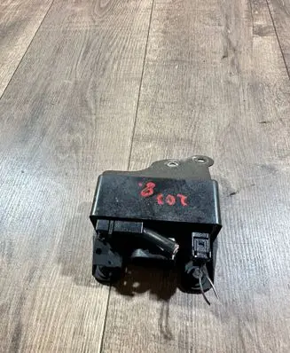 Mercedes-Benz C W203 Glow plug pre-heat relay
