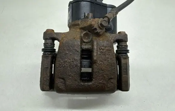 Volkswagen PASSAT B7 Rear brake caliper