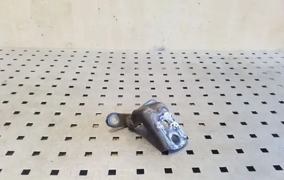 Nissan Qashqai Front door upper hinge