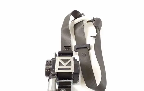 Ford Mondeo MK V Front seatbelt DS73F61294