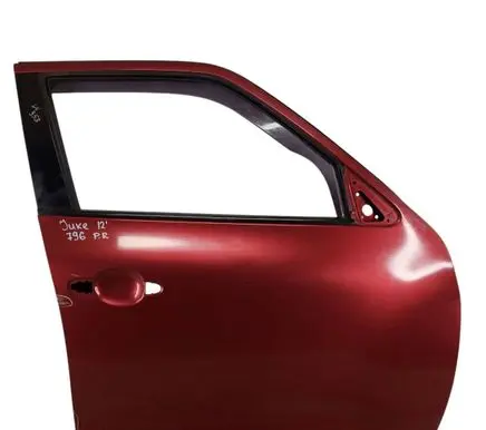 Nissan Juke I F15 Front door