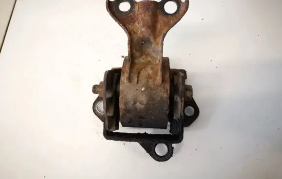 Dodge Caliber Engine mount bracket