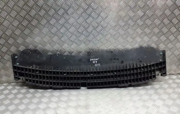 Peugeot 107 Front bumper skid plate/under tray 52618-0H010