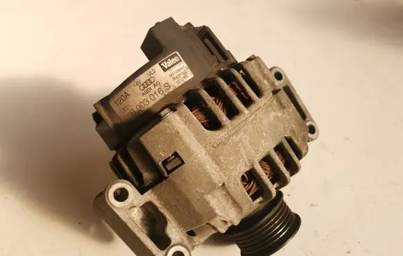 Audi A4 S4 B6 8E 8H Generator/alternator 06B903016S