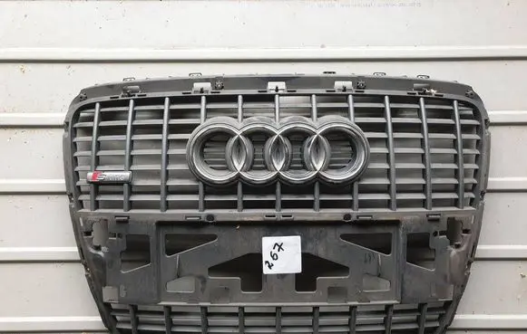 Audi A6 S6 C6 4F Front bumper upper radiator grill 4F0853651L
