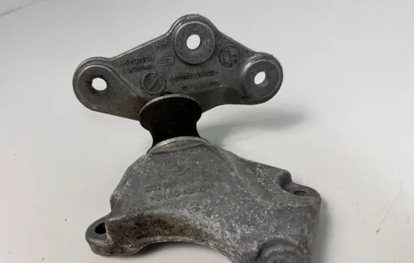 BMW X4 G02 Gearbox mounting bracket 6861570 6861571