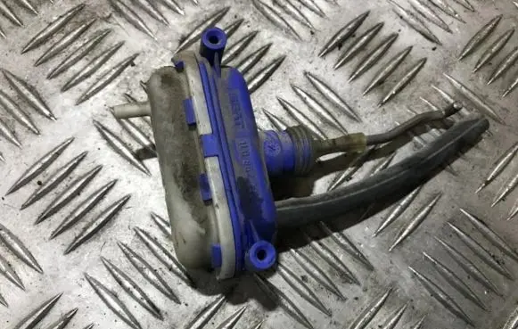 Seat Toledo I (1L) Central locking vacuum pump 1l0862281