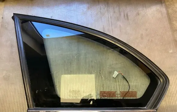 Chevrolet Captiva Rear side window 96622512