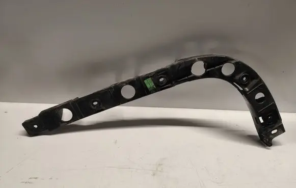 Rear bumper mounting bracket