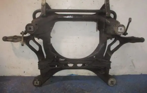 Volkswagen Touareg I Front subframe