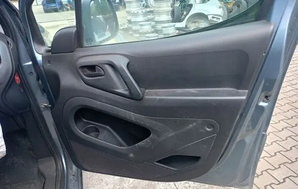 Citroen Berlingo Front door card panel trim