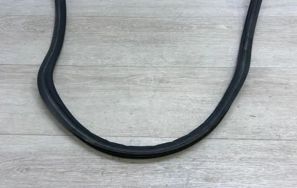 Volkswagen Touareg II Engine compartment rubber 7P6823723