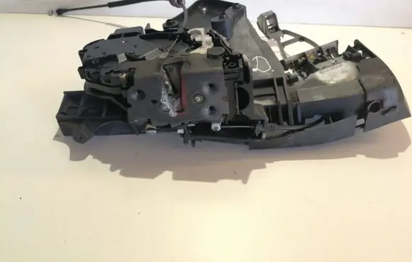 Volvo V50 Front door lock