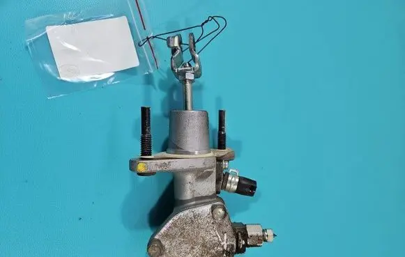Clutch slave cylinder