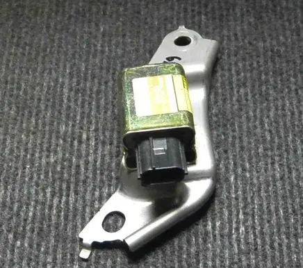Lexus RX 330 - 350 - 400H Airbag deployment crash/impact sensor
