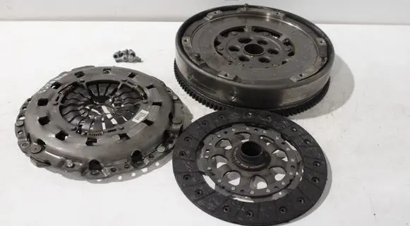 BMW 3 E90 E91 Clutch set kit 7568006 7560204 7526267