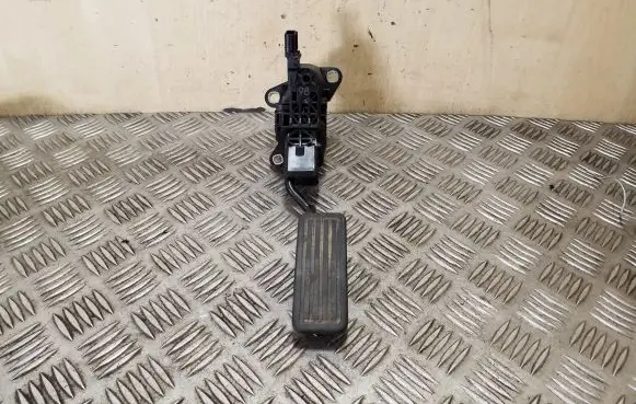 Honda CR-V Accelerator throttle pedal 2700000400 08Q06A00042