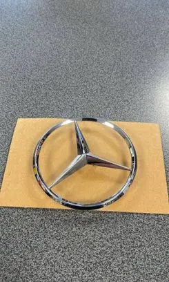 Mercedes-Benz C W202 Manufacturer badge logo/emblem A2027580158