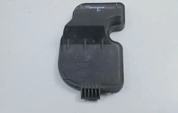 Fiat Punto (188) Headlight/headlamp dust cover 89100452